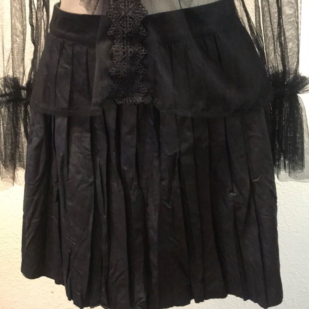 Black skirt - Picture 2 of 2
